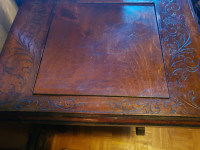 Prilika! Antikni stol s tajnim pretincem