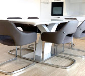 Blagovaonski stol i 6 stolica