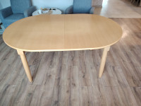 Blagovaonski stol 30 Eura