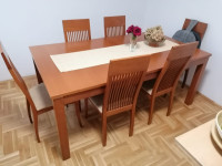 Blagovaonski stol sa 8 stolica