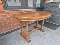 Blagovaonski stol od pununog drva