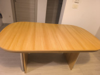 Blagovaonski stol na razvlačenje