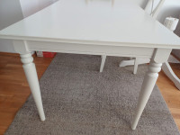Četvrtasti produljivi bijeli blagovaonski stol, model Ingatorp iz Ikee