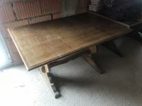 Drveni stolovi - dostupni veci i manji