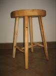 Drveni stolac od jasena