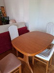 Elegantna drvena garnitura - masivni stol + 4 stolice | 200 €
