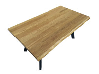 Hrastov blagovaonski stol s prirodnim rubom i metalnim nogama