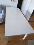 Komplet bijeli produljivi stol + 4 stolice od drva