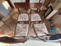 Komplet starinskih stolica