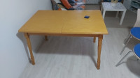 Kuhinjski stol sa razvlačenjem
