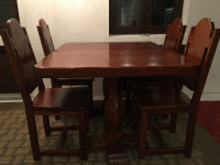 Masivni hrastovi stolovi i stolice