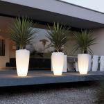 • HoReCa akcija • Dizajnerske svjetleće vaze i detalji — OUTDOOR LIGHT