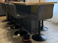 Prodajem barske stolice