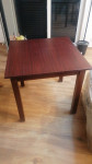 Prodajem drveni stol