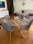 Prodajem stol sa 4 stolice