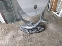 Stakleni stol s delfinima povoljno prodajem
