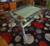 Stakleni stol