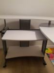 Stolica i radni stol za prodaju