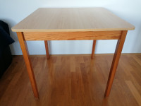 Stol od punog drveta 73cmx80cmx80cm