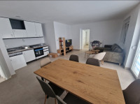 stol i stolice ( 4 ili 6)