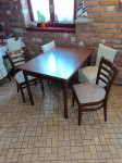 Stol i stolice za blagovaonicu ili restaurant