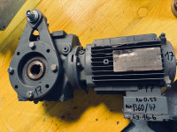 Elektromotor sa reduktorom