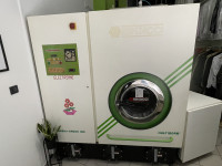 Stroj za kemijsko čišćenje odjeće