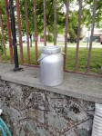 aluminijska kanta za mlijeko ili med
