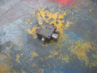 KOCKA  HIDRAULIČNA   MOŽE ZA  PLUGOVE  OKRETAČE