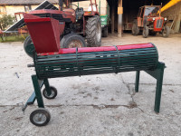 Prodajem komušač i drobilicu za lješnjake