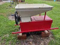 Prodajem mlin za voće