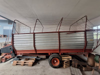 Prodajem samoutovarnu Sip prikolicu