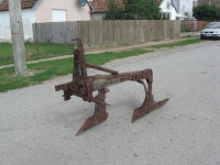 PLUG 12 COLI  2 BRAZDE  PRODAJEM   ILI MJENJAM