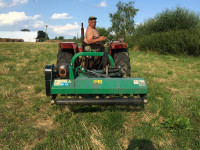 Malčer sa bočnim i kutnim hidrauličnim pomakom - SVI TRAKTORI