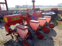 Pneumatska sijačica za kukuruz  BECKER