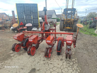 SIJAČICA ZA KUKURUZ PNEUMATSKA 4 REDA PRODAJEM ILI MJENJAM