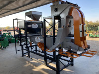 STROJ ZA KRCKANJE BADEMA SA JEDNIM VALJKOM, MOD: STR1