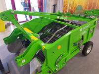 Vadilica sa pokretnom trakom BOMET - 1 i 2 redna-krumpir,batat,luk