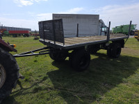 Prikolica za rolo bale