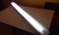 Fluorescentna lampa (tzv. "neonka" 2 kom)
