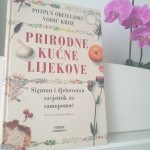 Potpuni obiteljski vodič kroz Prirodne kućne lijekove