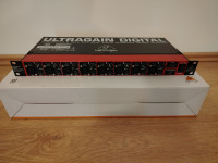 Behringer ADA8200