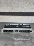 Behringer MIC2200 Ultragain Pro - mikrofonsko pretpojačalo
