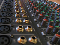 Power mikser 2 x 1000 W, 16 kanala, skoro nov