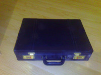 24-KARATNI POZLAĆENI PRIBOR ZA RUČAVANJE ZA 12 OSOBA