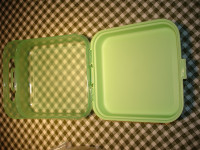 tupperware koferčić kutija za užinu ili...