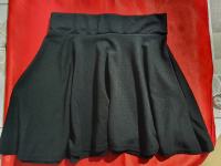 Crna nova kratka suknja