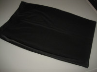 CRNA SUKNJA NA GUMU S KOŽNIM DETALJIMA VEL.L