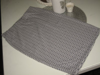 SUKNJA NA GUMU VEL. M-L  NOVO