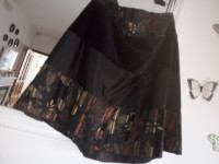 SUKNJA vel.  38  NOVA